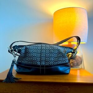 Stunning lager black coach shoulder bag